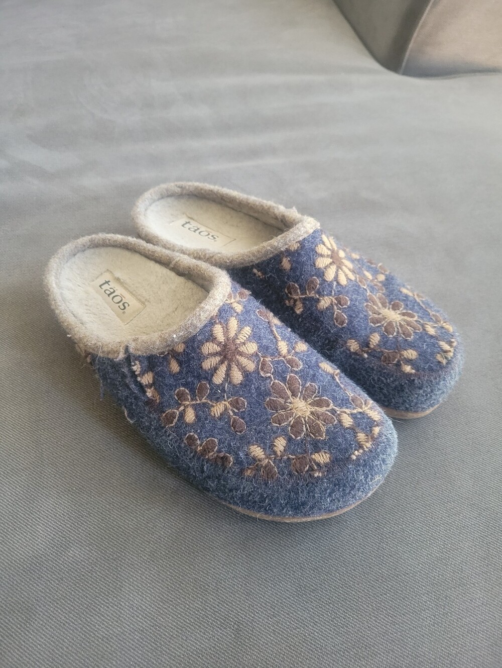 Taos Clogs Women's 10 Woolflower Blue Floral Wool Slip On Shoes Embroidered